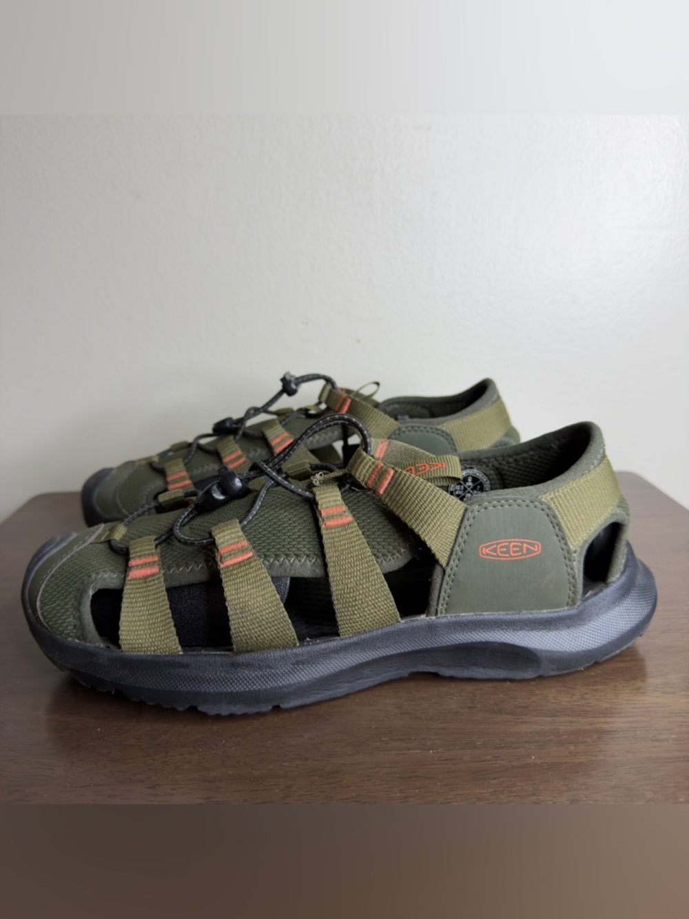 Keen Seanik H2 Green Closed Toe Hiking Sandals Sz 8 Mens